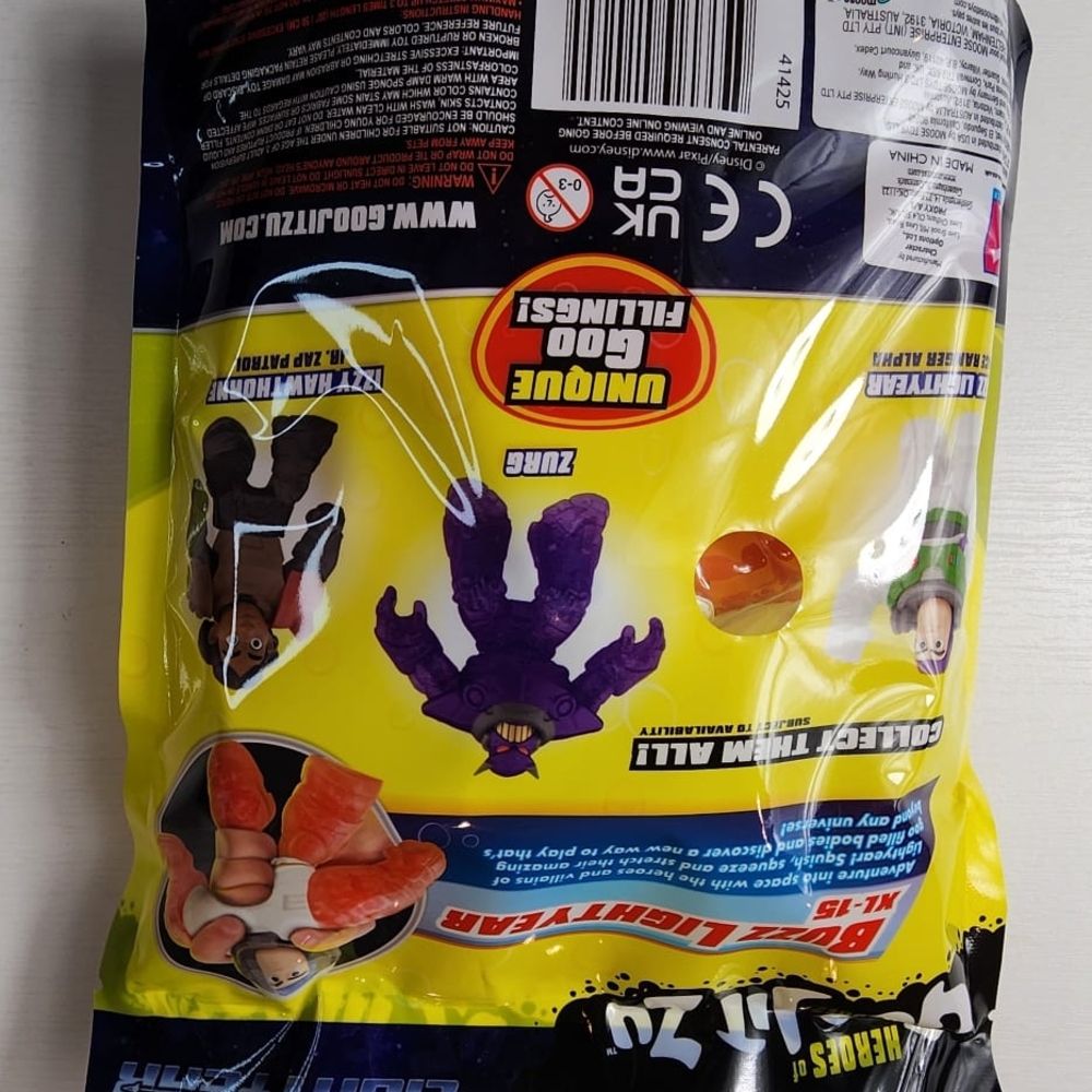 Buzz Lightyear Action Figure - Picture 2 of 3